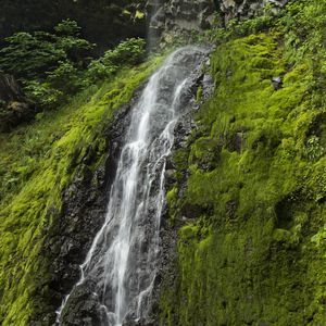 Preview wallpaper waterfall, cliff, moss, water, stones