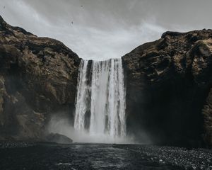 Preview wallpaper waterfall, hills, river