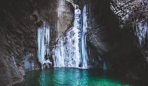 Preview wallpaper waterfall, lake, mountain