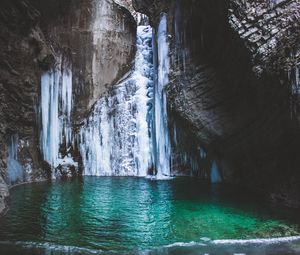 Preview wallpaper waterfall, lake, mountain