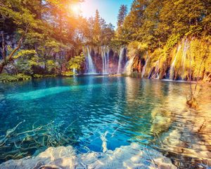 Preview wallpaper waterfall, precipice, sunlight, summer, bright, trees