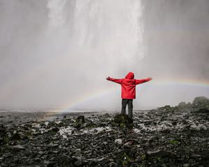 Preview wallpaper waterfall, rainbow, spray, water, man