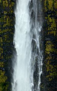 Preview wallpaper waterfall, rock, moss, splashes