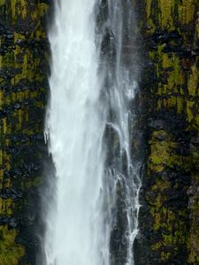 Preview wallpaper waterfall, rock, moss, splashes