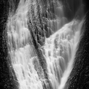 Preview wallpaper waterfall, rock, splashes, bw