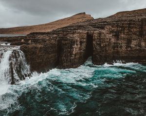 Preview wallpaper waterfall, rocks, current, foam, vatnavegur, faroe islands