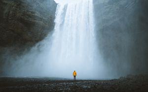 Preview wallpaper waterfall, silhouette, man, water, clif