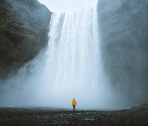 Preview wallpaper waterfall, silhouette, man, water, clif