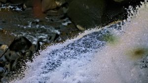 Preview wallpaper waterfall, splashes, drops