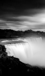 Preview wallpaper waterfall, splashes, fog, black and white