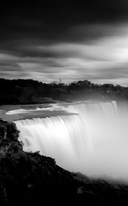 Preview wallpaper waterfall, splashes, fog, black and white