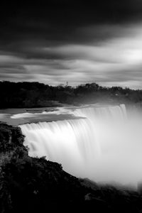 Preview wallpaper waterfall, splashes, fog, black and white