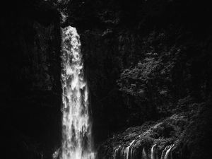 Preview wallpaper waterfall, splashes, rock, black and white