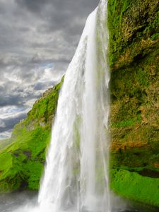 Preview wallpaper waterfall, splashes, rock, moss