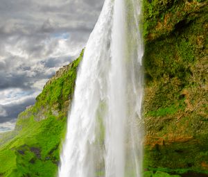 Preview wallpaper waterfall, splashes, rock, moss