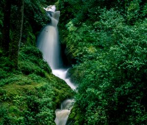 Preview wallpaper waterfall, splashes, stones, grass, moss