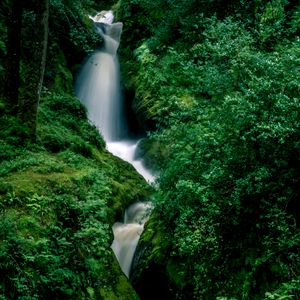 Preview wallpaper waterfall, splashes, stones, grass, moss