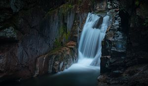 Preview wallpaper waterfall, spray, rocks, course