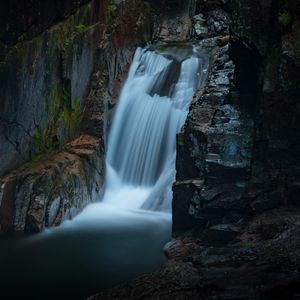 Preview wallpaper waterfall, spray, rocks, course