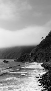 Preview wallpaper wave, rocks, bw, fog