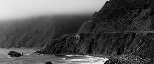 Preview wallpaper wave, rocks, bw, fog