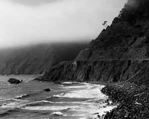 Preview wallpaper wave, rocks, bw, fog