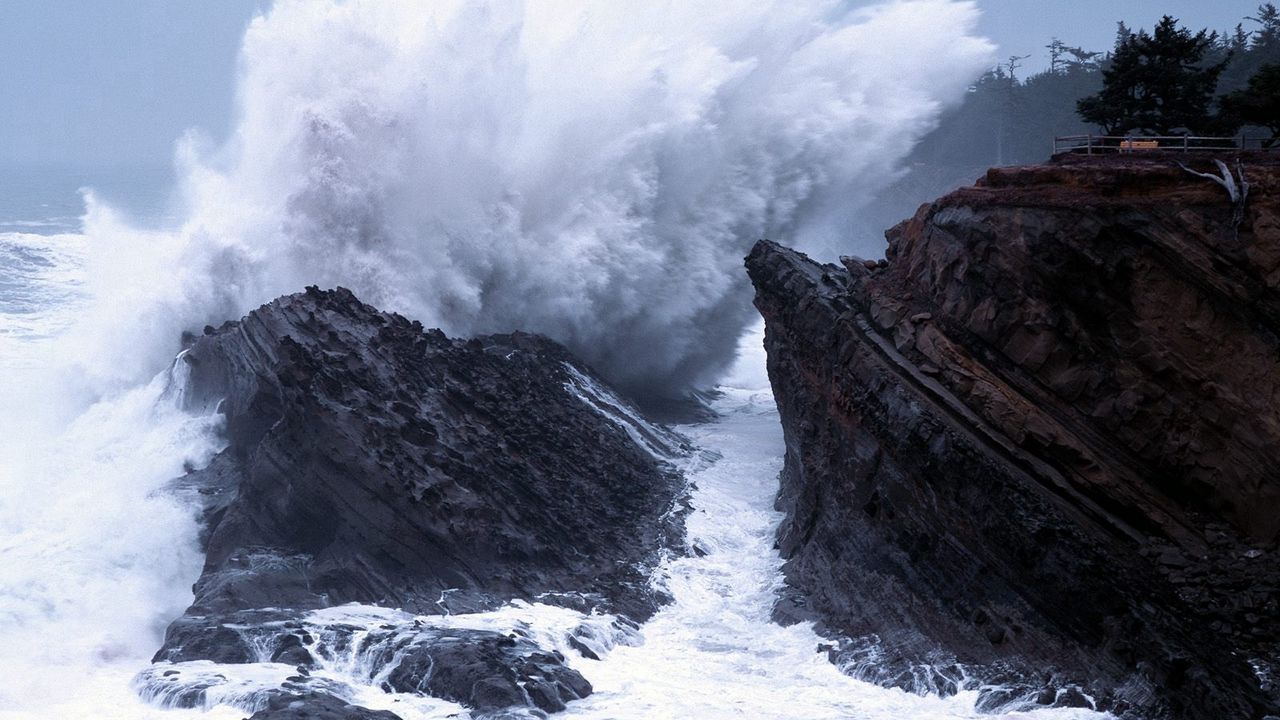Wallpaper wave, sea, destruction, blow, splashes, force, stones