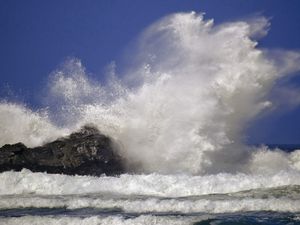 Preview wallpaper wave, sea, splashes, blow, stone