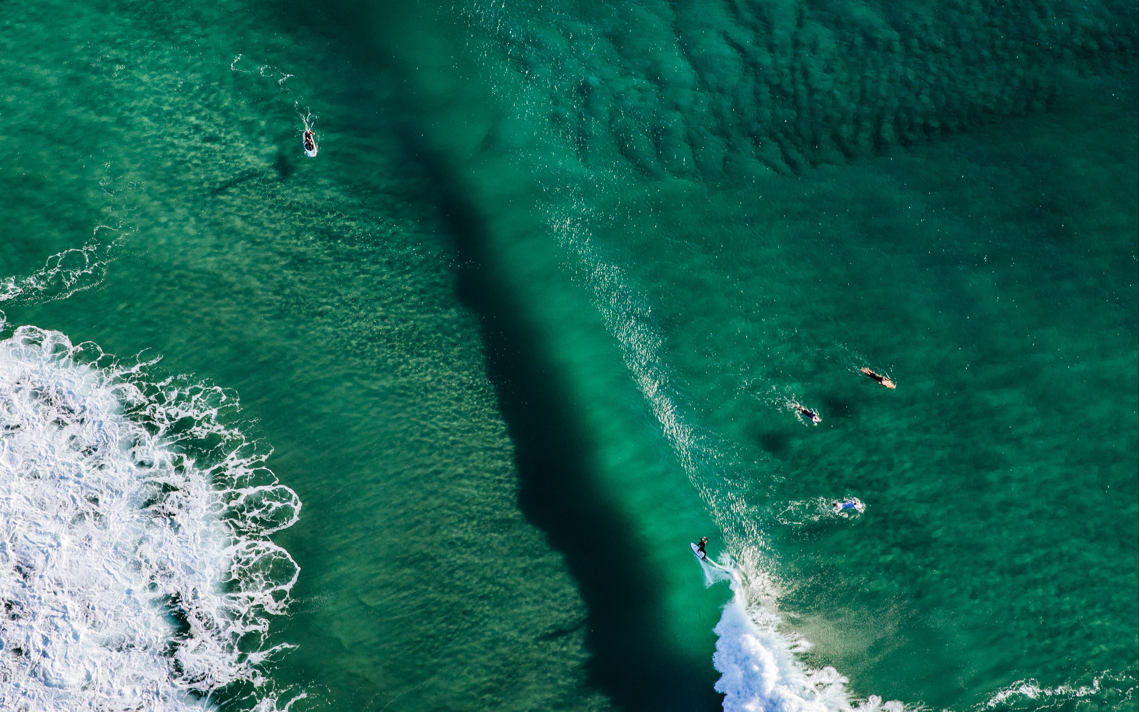 Download wallpaper 3840x2400 wave, surfers, aerial view, water, ocean ...