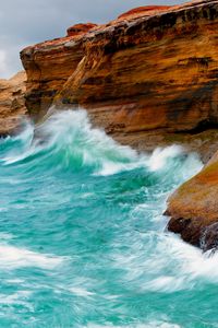 Preview wallpaper waves, blue water, coast, rocks, bright