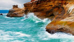 Preview wallpaper waves, blue water, coast, rocks, bright