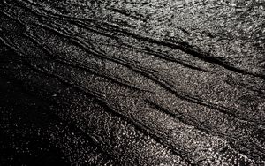 Preview wallpaper waves, glare, bw, sea