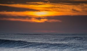 Preview wallpaper waves, rocks, horizon, sun