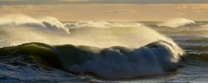 Preview wallpaper waves, sea, spray, sky