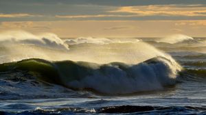 Preview wallpaper waves, sea, spray, sky