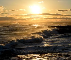 Preview wallpaper waves, sea, sun, glare