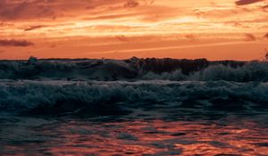 Preview wallpaper waves, sea, sunset, dusk, landscape