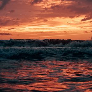 Preview wallpaper waves, sea, sunset, dusk, landscape