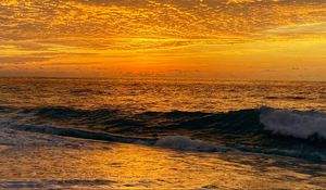 Preview wallpaper waves, sea, sunset, horizon, water