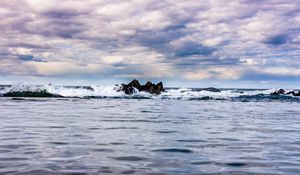 Preview wallpaper waves, spray, rocks, horizon