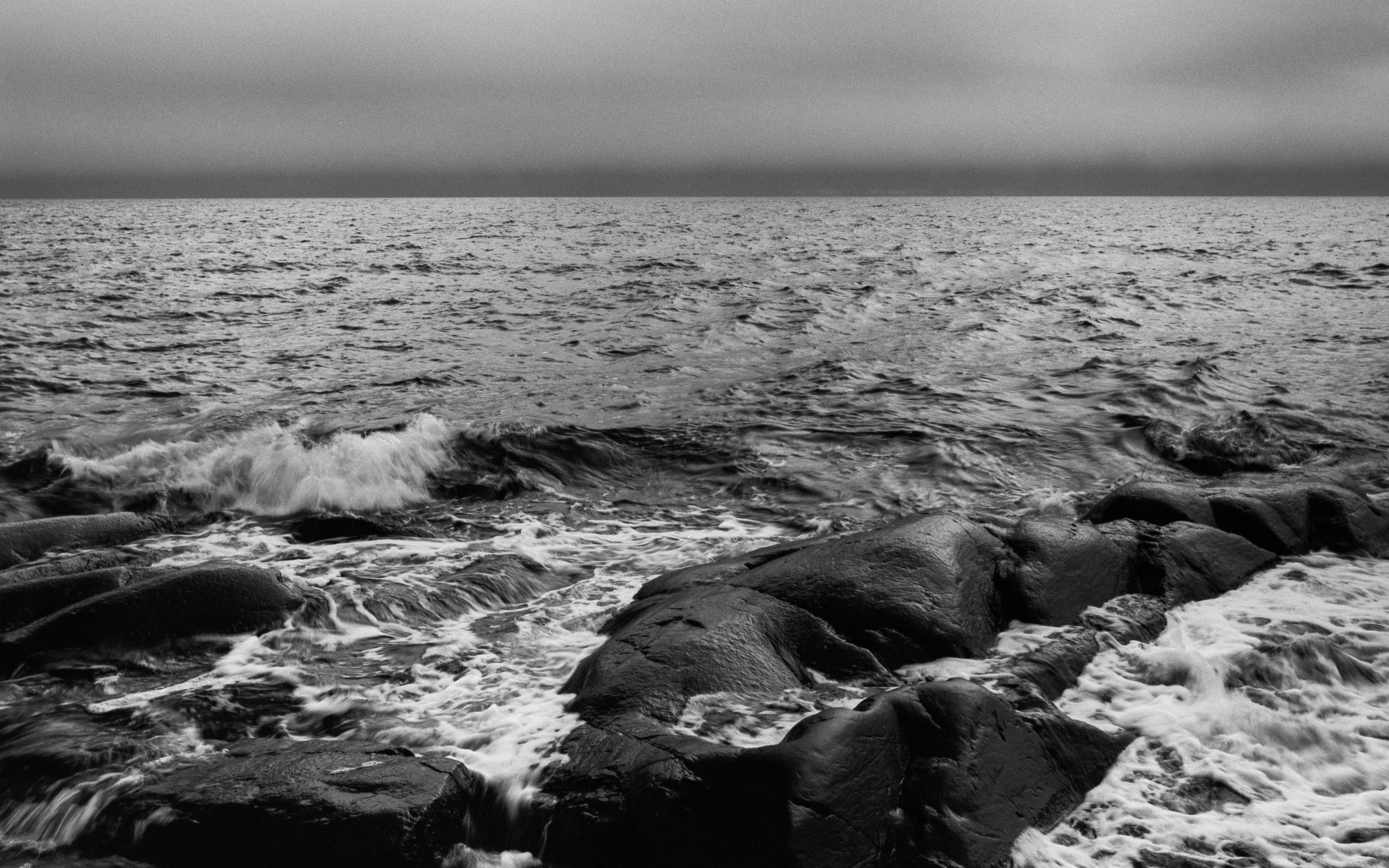 Download wallpaper 3840x2400 waves, stones, sea, black and white ...