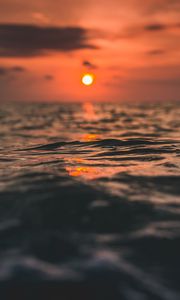 Preview wallpaper waves, sun, sunset, water, surface