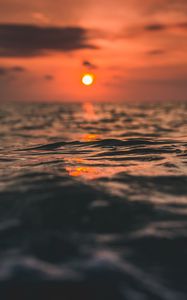 Preview wallpaper waves, sun, sunset, water, surface