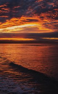 Preview wallpaper waves, sunset, horizon, water