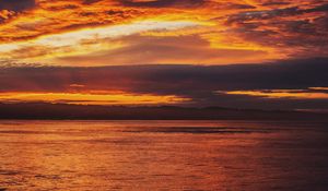 Preview wallpaper waves, sunset, horizon, water