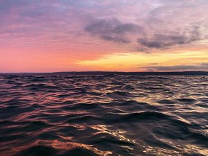 Preview wallpaper waves, water, horizon, sunset