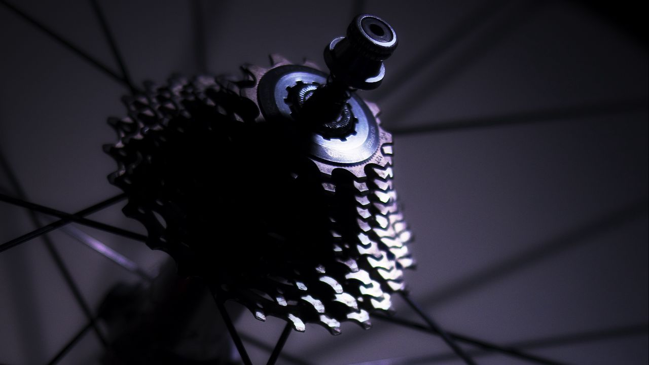 Wallpaper wheel, spokes, dark, shadow