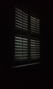 Preview wallpaper window, blinds, dark