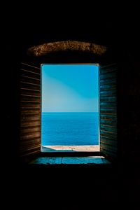 Preview wallpaper window, building, sea, horizon, sky