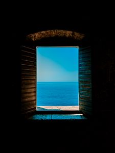 Preview wallpaper window, building, sea, horizon, sky